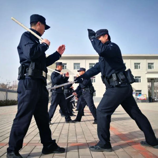 如何掌握伸縮警棍的操作技巧